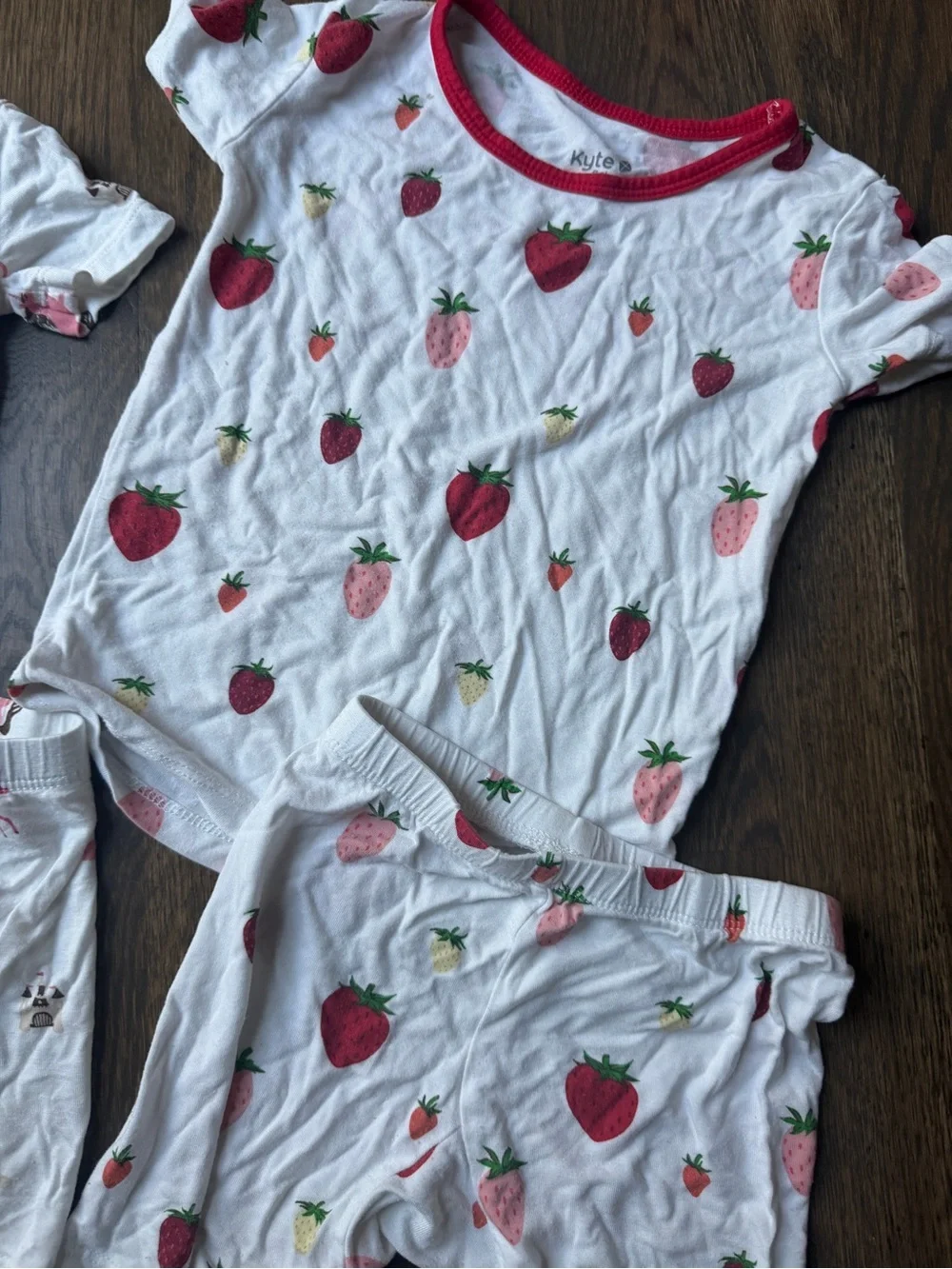 Kyte Baby Girls White and Pink Strawberry & Unicorn Short Pajama Sets